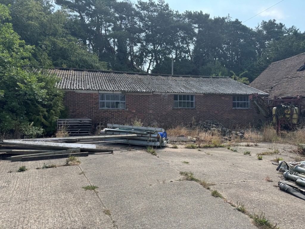 Lot: 133 - PERIOD BARN WITH PLANNING PERMISSION FOR TWO DWELLINGS - The barn 2